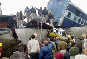 train-accident-in-kanpur (1)