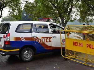 delhi-police-pcr-van-police-van-shutterstock_7d46a7f6-76a3-11e6-86aa-b218fe1cd668
