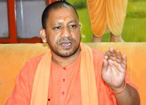 योगी की हिंदू युवा वाहिनी के लिए बढ़ा क्रेज, रोज हजारों लोग कर रहे अप्लाई