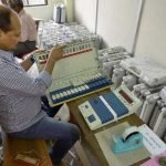 EVM के दो अलग-अलग बटन दबाने पर प्रिंट हुआ कमल; EC जांच की मांग की 