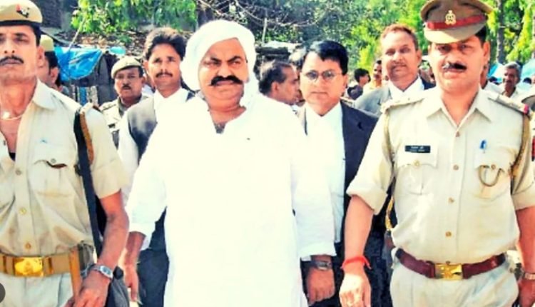 Father-in-law's-allegation-on-the-police---the-wife-and-daughter-of-Atiq's-brother-Ashraf-were-taken-away-by-the-police